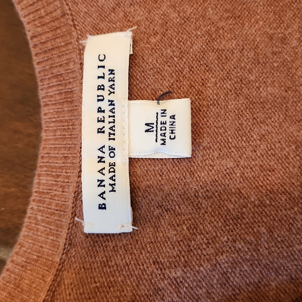 Banana Republic Sweater Vest - Picture 4 of 11